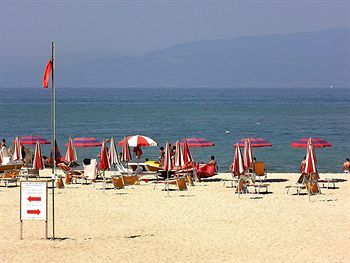 Hotel Ristorante Solari Бриатико Екстериор снимка